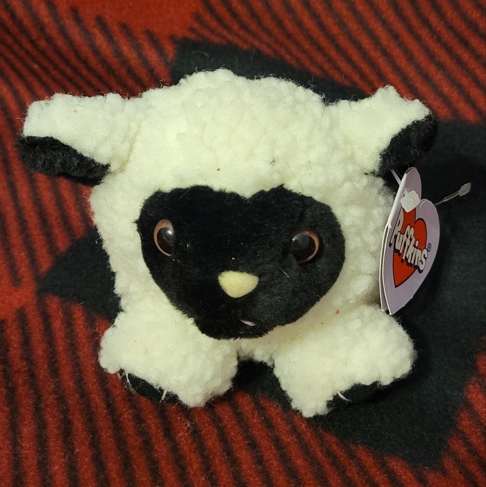 NWT rare Puffkins... Lizzy the Lamb